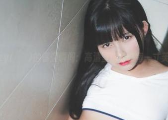 Hizzy(히지)的镂空瞬间：高清壁纸留住每一寸美好！