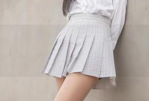 MSLASS梦丝女神 – 小朱茵最新写真，校园角落的幽默与温暖