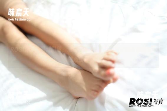 ROSI泳装：最新图册，清凉一夏，快来找找能不能把那颗沙雕的心找回来？