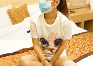 ROSI写真：白色丝袜VS.整个夏天，谁才是胜者？