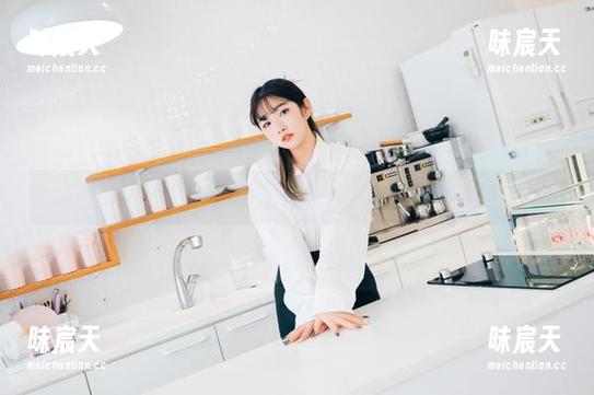Sonson(손손)的泳池派对：谁说泳池只能游泳？