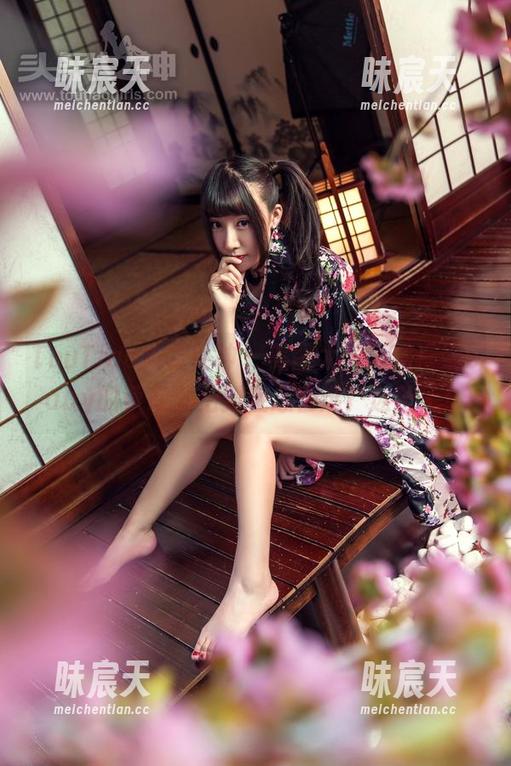 TouTiao头条女神 - 美图太多，杨漫妮baby的萝莉私拍到底怎么选？迷茫了！
