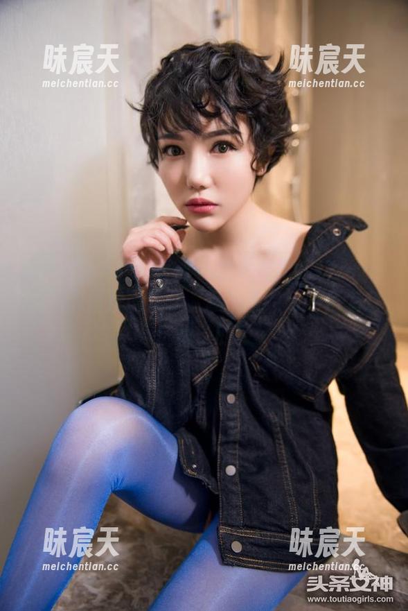 TouTiao头条女神 - 看过果儿Victoria的连衣裙套图分享,忍不住想问她是怎么选裙子的? TouTiao头条女神 - 看过果儿Victoria的连衣裙套图分享,忍不住想问她是怎么选裙子的?