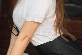 UGirls尤果网 – 礼服与妆容的交响曲，信悦儿的私拍资源就在这里！