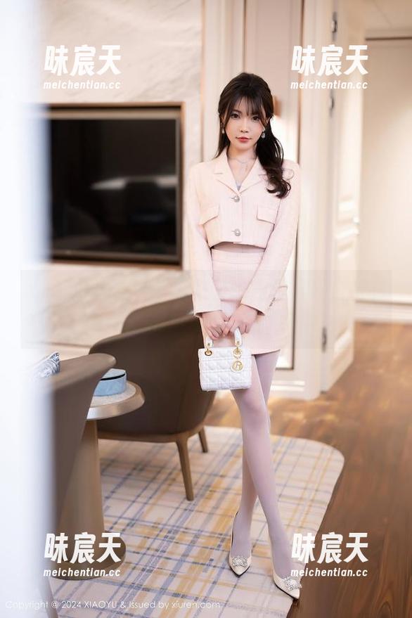 XIAOYU语画界 - 原图中的程程程白衬衫，偷偷传递的那种温暖