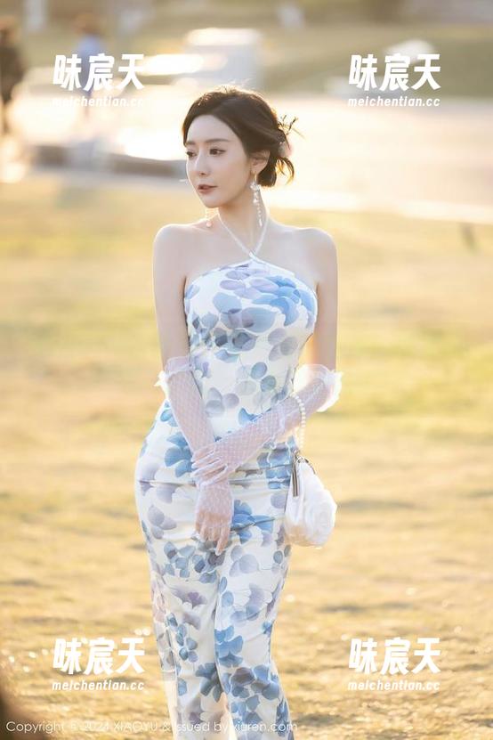 XIAOYU语画界 - 蜜桃酱的图库：裸足的每一瞬间，仿佛都在低语