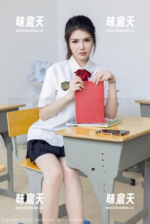 Xiuren秀人网 - Mina米娜的浴缸日常：在线原图，看她如何与水边玩出花样！
