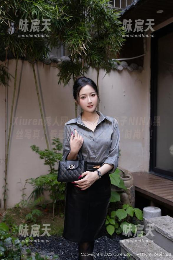 Xiuren秀人网 - 快来围观兔子NINA黑丝写真，看看什么是真正的‘时尚’！