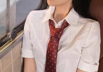 Xiuren秀人网 – “是小逗逗美足”无圣光合集：轻柔的光影，悄悄撩动你的心弦！