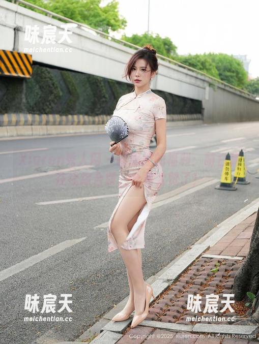 Xiuren秀人网 - 制服控的福利：萌白酱在线综合版，合集太赞了！