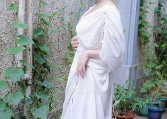 Xiuren秀人网 – 黄歆苑白色写真：这光线也太贴心了吧，简直是我心里的那个白马王子！