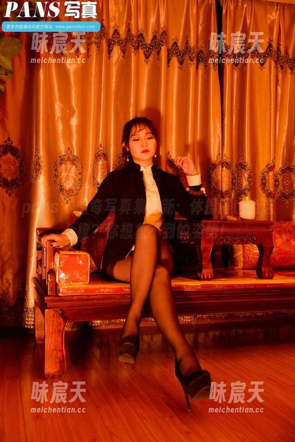 pans - 曲奇写真集更新：体操服也能这么撩？你想象不到的姿势！