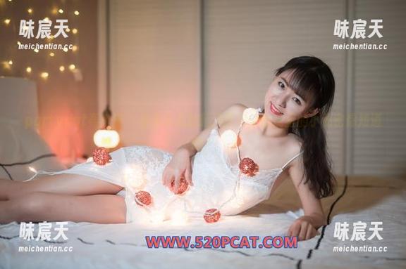 partycat轰趴猫 - 看看朱赢的精选图包，眼镜里的小秘密你知道吗？