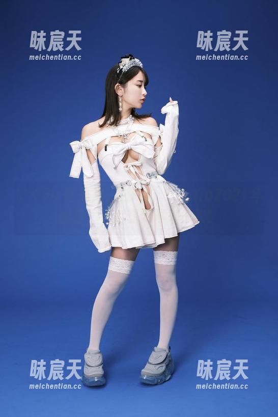 いくみ(育美)私拍探秘：Fantia2021年图包，让你想要再来一次！