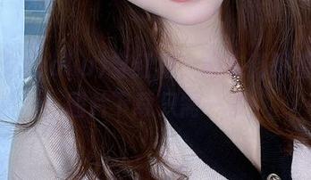 看サク(saku)穿红裙，心态都跟着变色，图片下载只需一秒！