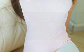 网盘里的飞鸟马时：三无人型兔女郎战斗服写真，聊不完的神秘瞬间！