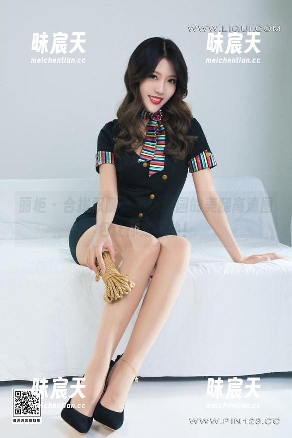 丽柜 - 合拢双腿，不！伊园的美腿高清图包让你走不动！