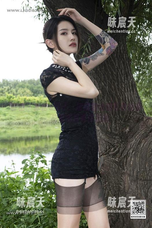 丽柜 - 泳池&团子：撩拨视线的写真合集，总有惊喜等你发现