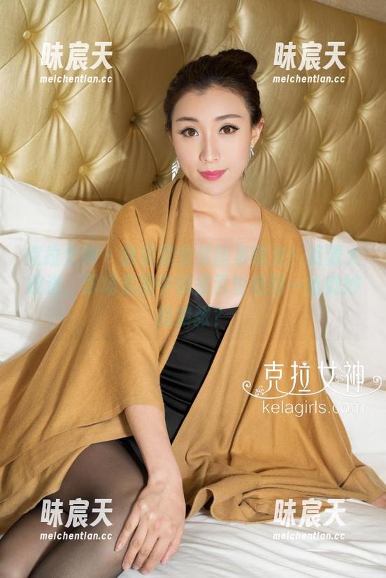 克拉女神 - 静宜职业装图集曝光！资源大放送，职场氛围中你是否也感到一丝微妙的紧张？