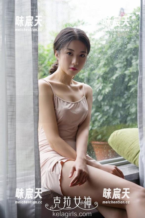 克拉女神 - 精选高子琁睡衣写真，带你感受轻松与优雅的碰撞