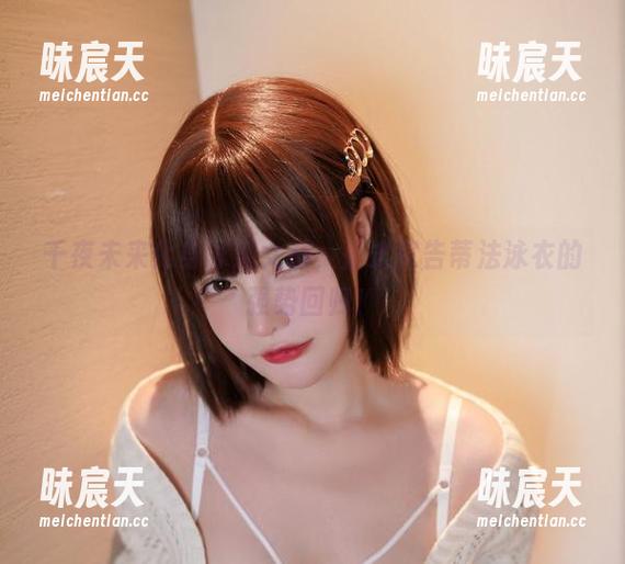 千夜未来化身泳池女神，正式宣告蒂法泳衣的强势回归！
