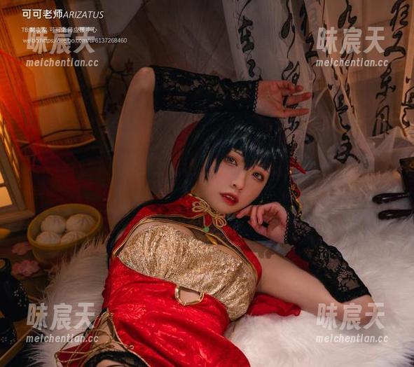 可可老师和泳池：高清图片中的浪漫水花，快来围观！