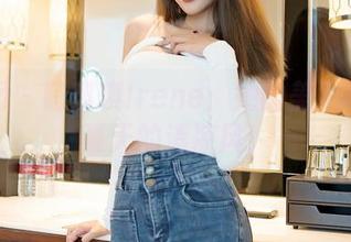 嗲囡囡 – 萌琪琪Irene：她的美足写真是夏天的清凉风！