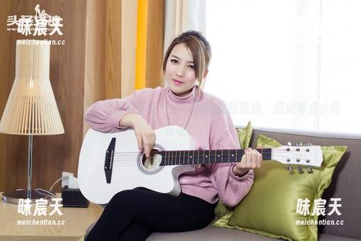 头条女神 - 从未见过的修女：王一涵的原图精选，感觉有点小暧昧呢！
