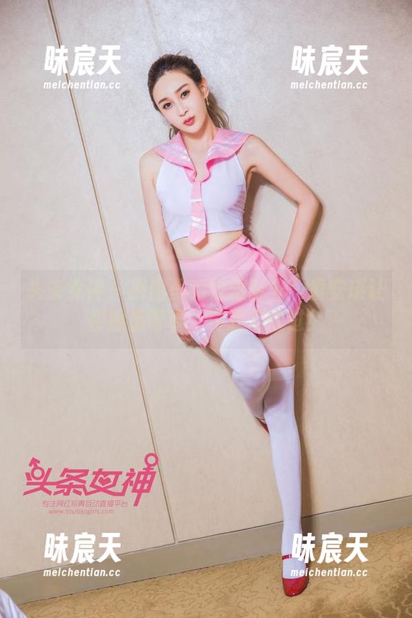 头条女神 - 原图里的校服时光：童安琪让你重温青春，资源别错过！