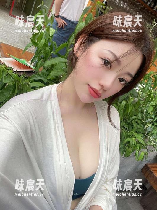 微密圈 - 点开奶宝妹纸的作品，紫色韵味让我瞬间心动！