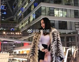 微密圈 – 空姐写真新更新，宸大小姐的魅力直逼机票价格