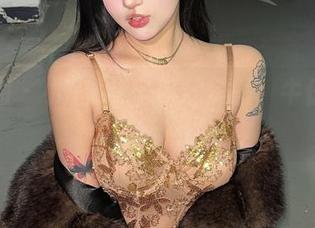 微密圈 – 小u优优子私房美图：牛仔裤下的别样风情！