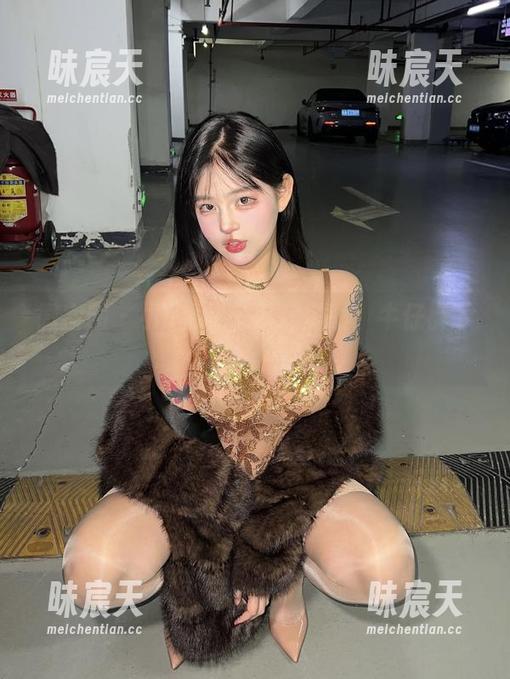 微密圈 - 小u优优子私房美图：牛仔裤下的别样风情！