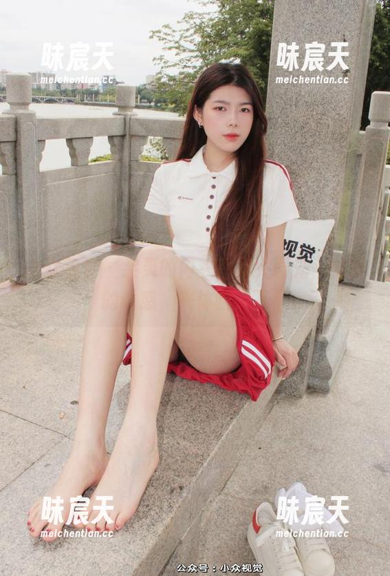 小众视觉 - 灵灵的内衣图册大曝光，免费的诱惑，来体验一下！