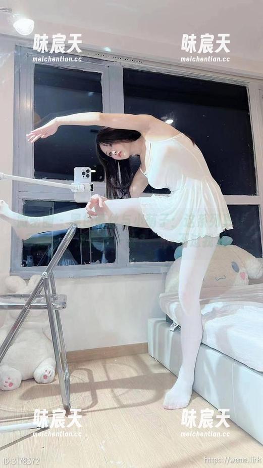 微密圈 - 黑色蕾丝与小萌子：这系列真让我想说“这是在干啥？”，不过我爱！