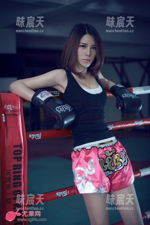 尤果网 - 欣杨Kitty修女风格，原图与图包中的不经意间流露着小秘密