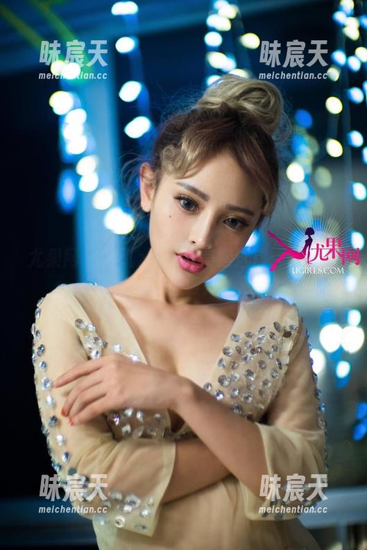 尤果网 - 禅叽zankii美腿选辑：腿部曲线流畅得仿佛被神仙雕刻！