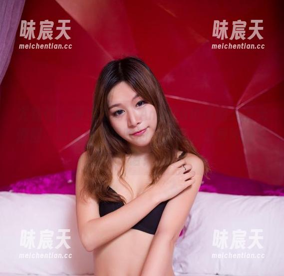 尤物馆 - 海边漫游：Amrita贞贞的无圣光原图，明明是海风吹的，却感觉是爱神的耳语！