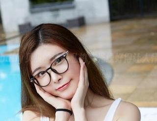 尤物馆 – baby贝贝的泳装私拍，光线好得让人怀疑人生！