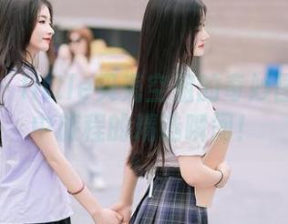 尤蜜荟 – little贝壳空姐的奇妙图库：空中旅程的精选瞬间！