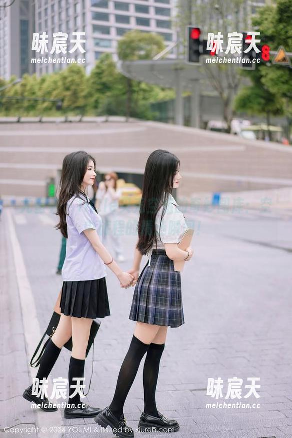 尤蜜荟 - little贝壳空姐的奇妙图库:空中旅程的精选瞬间! 尤蜜荟 - little贝壳空姐的奇妙图库:空中旅程的精选瞬间!