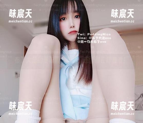 布丁大法的圣诞雪饼作品，连雪都在盯着看！