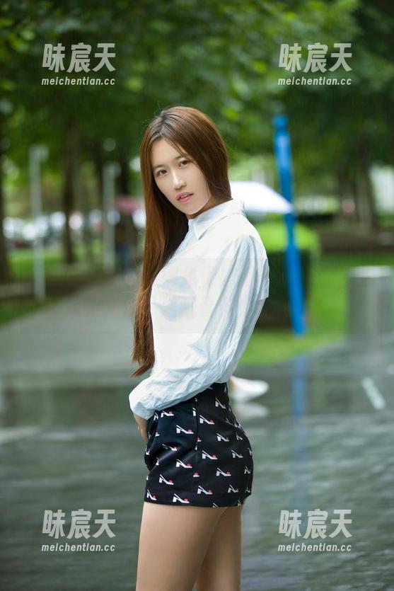 推女郎 - 呼吸变得急促！无圣光的郑瑞熙短裙，作品里藏着多少秘密啊？