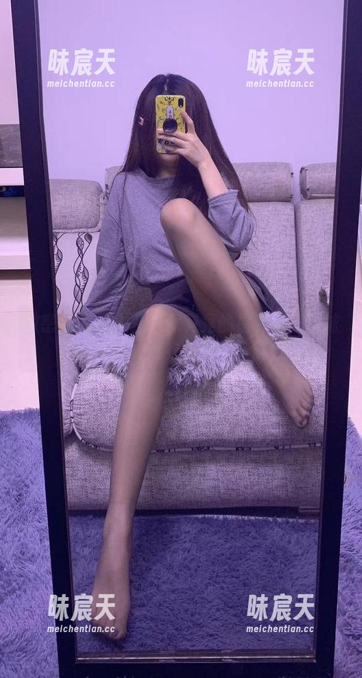微密圈 - 让人想一探究竟的福利——提袜少女的连衣裙作品集锦