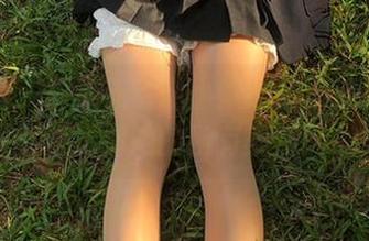 微密圈 – 探索无敌哒小姨妈的泳池梦：免费送你她的所有美照！