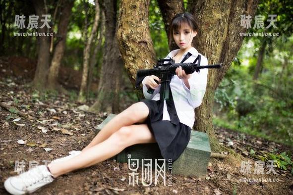 果团网 - 最新陈诗诗少女图包：晨光中撒下的温暖气息！