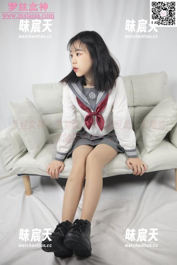 梦丝女神 - 雪馨的清新丝袜壁纸：记得给你的屏幕装个美！