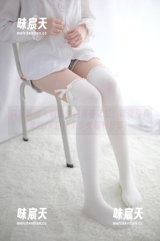 森萝财团 - 铁轨边的青春记忆：吸吸写真里的JK白丝美少女福利分享！