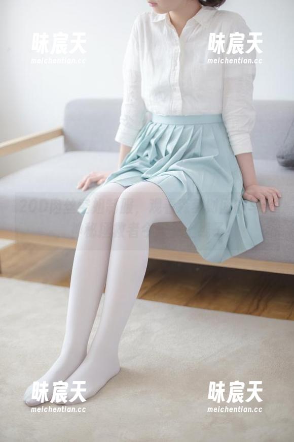 20D肉丝空姐制服，观看森萝财团的写真，神秘拯救者今天又上线了！