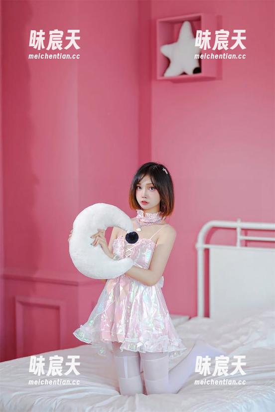 套图大揭秘：洛桑w伊梓女仆日记Ⅲ，生活的细节，甜蜜又陌生！